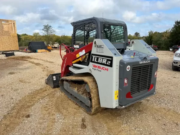 2022 Takeuchi TL8R2 Compact Track Loader