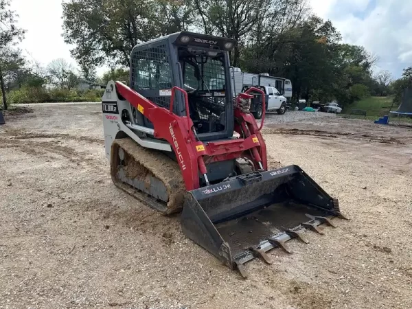 2022 Takeuchi TL8R2 Compact Track Loader