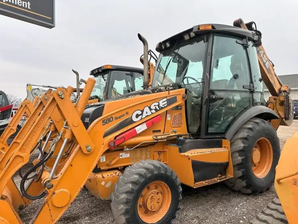 2012 CASE 580SN Backhoe Loader For Sale