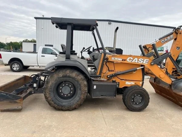 2017 CASE 570N EP Tractor Loader - EQ0036913