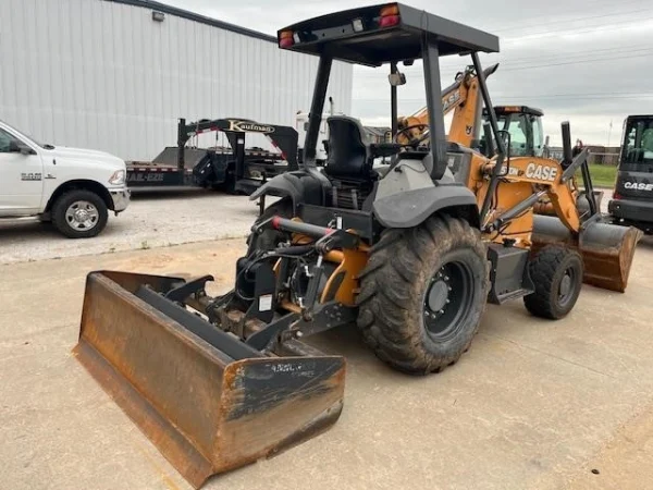 2017 CASE 570N EP Tractor Loader - EQ0036913