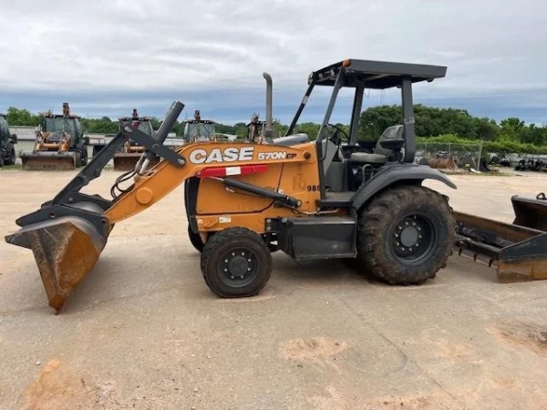 2017 CASE 570N EP Tractor Loader - EQ0036913